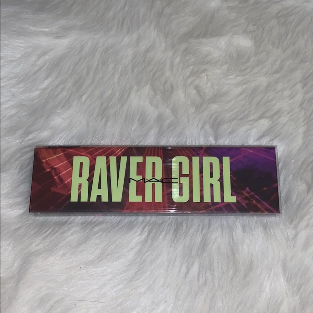Brand new Mac Raver girl makeup pallet. Never used
